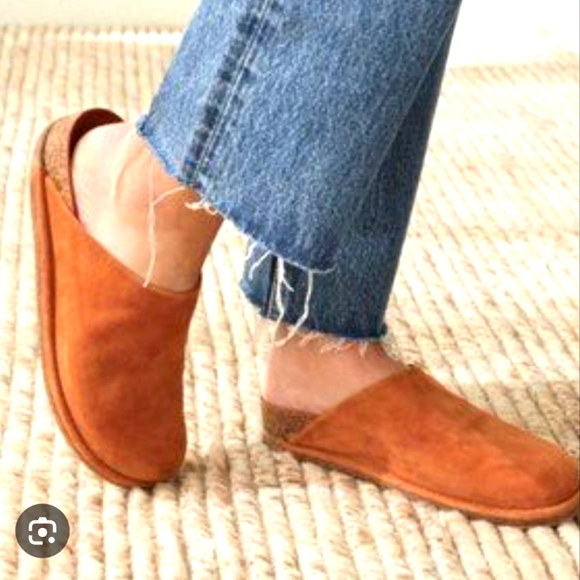 Jenni Kayne Shoes - Jenni Kayne Suede leather Moc Clog Saddle brown size 7.5